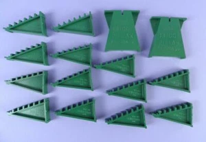 Original Vintage Scalextric Wedge Banking Supports & Le Pont Bridge Pillars - Picture 1 of 1