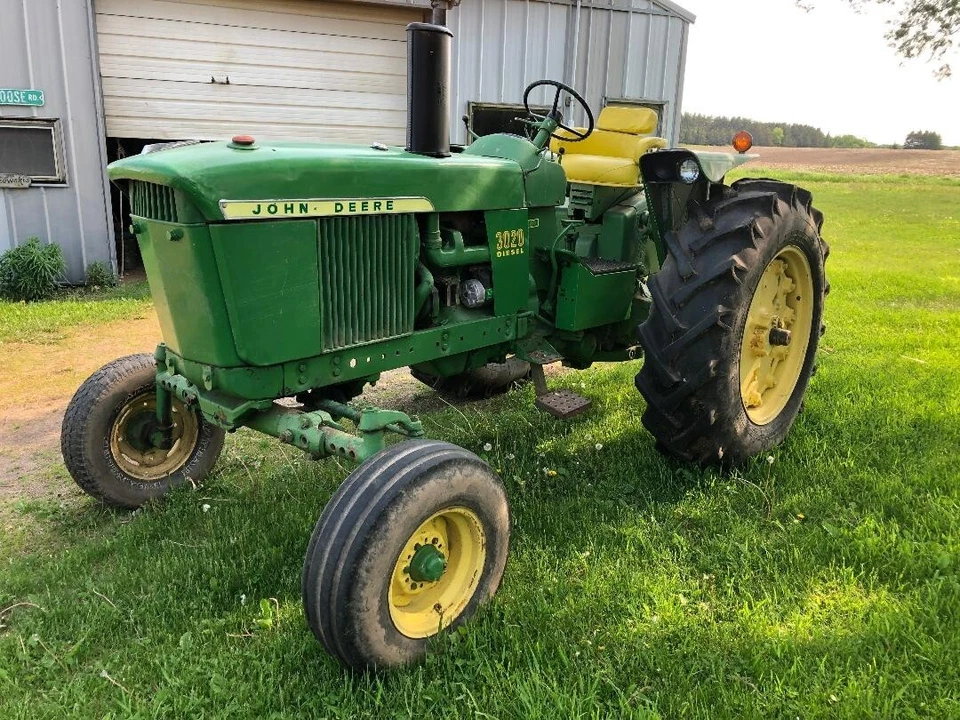 Tractor John Deere 3020 Foto 1 de 4