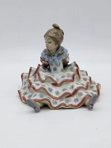 Lladro Figurine, A Time to Rest, Flamenco Dancer (5391) 5.25 - Picture 1 of 4
