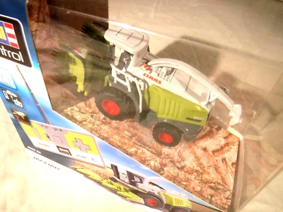 NEW 1/24 Revell 960 Jaguar  RC Scale Car Harvester Vehicle Claas # 23489 - Image 1 of 3