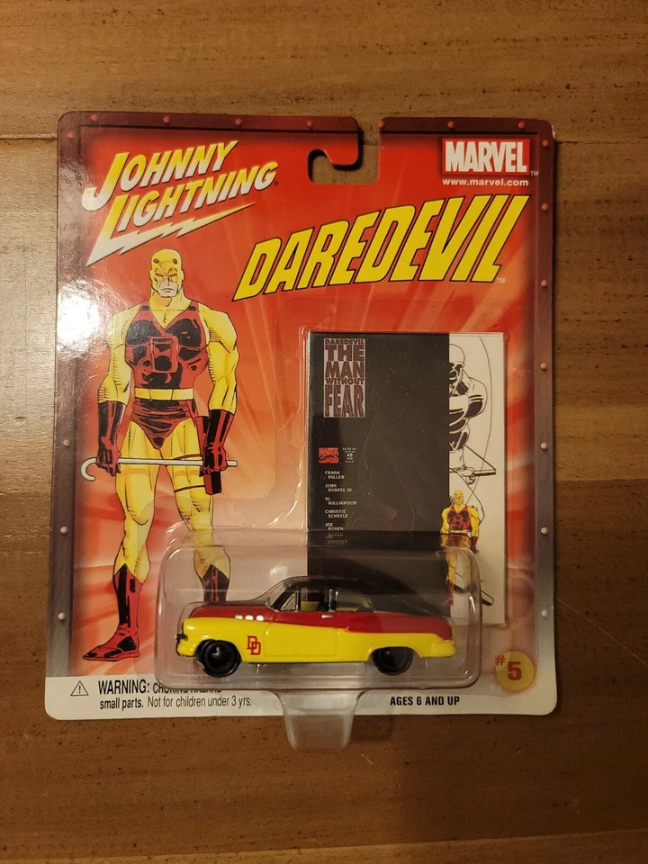 Tarjeta de coche Johnny Lightning Marvel Daredevil 1950 Buick Bumongous #5 2002 como nueva Foto 1 de 4