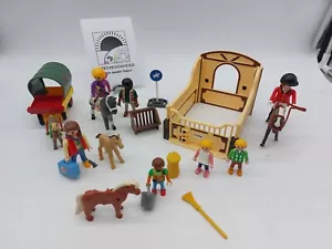 Playmobil / kleiner Pferdehof mit Figuren, Pferde und Zubehör - Bild 1 von 8