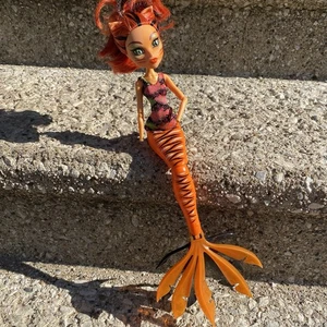 Monster High Great Scarrier Reef Glowsome Ghoulfish Toralei Stripe Doll 2011 - Picture 1 of 6