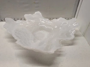 Vintage Scalloped Swirl Glass Dish: White & Clear Art Glass - Picture 1 of 8