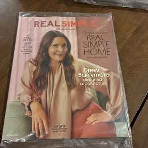 Real Simple MAGAZIN Oktober 2025 AUSGABE Plastik verpackt - Bild 1 von 2