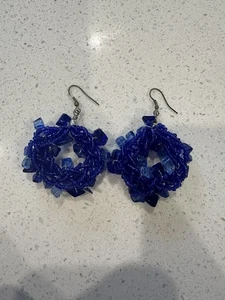 Par de pendientes colgantes vintage años 90 Y2K cuentas de vidrio azul bisutería declaración - Imagen 1 de 7