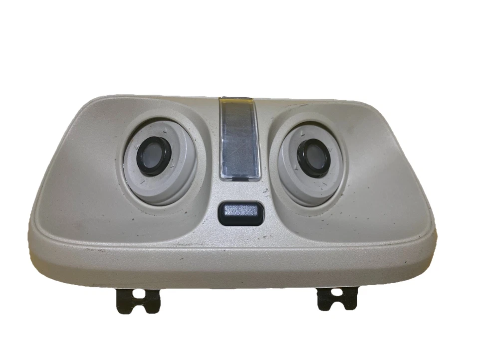 Luz domo Chrysler Aspen 2007-2009 5KM58TRMAA LED fabricante original SUV GM techo interior Foto 1 de 4