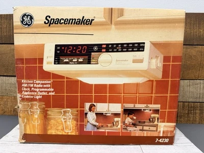 Vtg GE Spacemaker Companion AM/FM Clock Radio w/ Under Cabinet Light 7-4230 NEW - Image 1 of 4