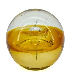 Fermacarte vintage in vetro artistico ambrato 3,6" nucleo a bolla sfera pesante incrinata decorazione 2 libbre - Foto 1 di 10