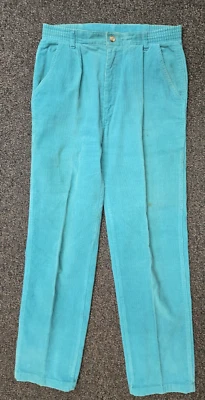 Calça Woolrich feminina vintage anos 70 tamanho 14 verde bálsamo veludo com zíper e botão  - Imagem 1 de 4
