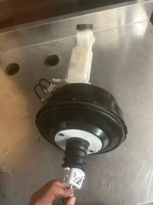 2017 buick encore brake booster with reservoir - Image 1 of 2