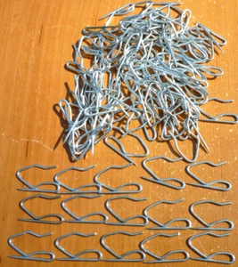 Lot of (75) Vintage Kenney Offset Heavy Duty 1-1/4" Pin-On Drapery Curtain Hooks - Picture 1 of 3