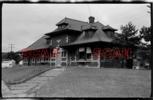 1B665 (2) SMALL RP 1960s RIDGWAY TRAIN STATION WHAT ROAD WHERE ? - Picture 1 of 2