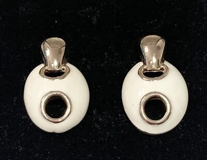 DE COLECCIÓN ESMALTE GIVENCHY CON PENDIENTES PERFORADOS EN ORO, FIRMADO - Imagen 1 de 3