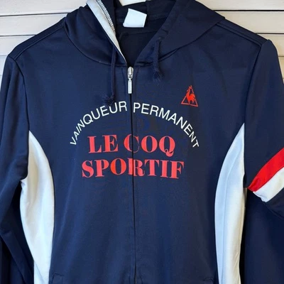 LE COQ SPORTIF MEDIUM NAVY FULL ZIP HOODIE TRACK JACKET GRAPHIC SPORTY ON TREND - Image 1 of 4