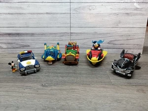 Lotto 5 gadget auto disney topolino circa 20 cm funzionanti a pile con personagg - Foto 1 di 10