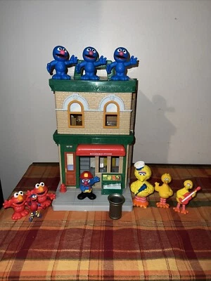 Casa y figuras Mattel Sesame Street Mr. Hooper's Store 123 2008 vecindario Foto 1 de 4