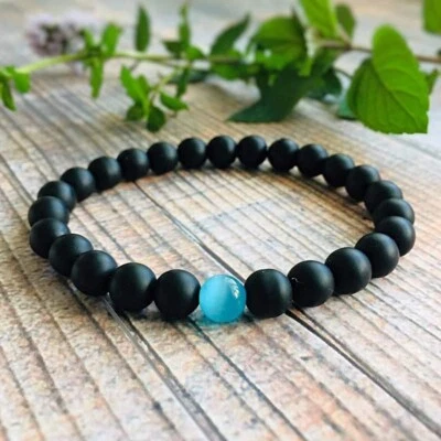 Natural 8mm Black Onyx Bracelet Blue Cat's Eye Stone Stretch Bracelet Handmade - Image 1 of 2