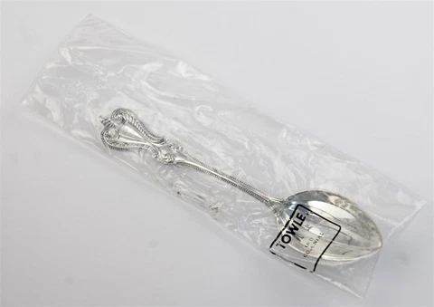 Towle Sterling Old Colonial 5 5/8" Teaspoons MINT in Sleeves Cover