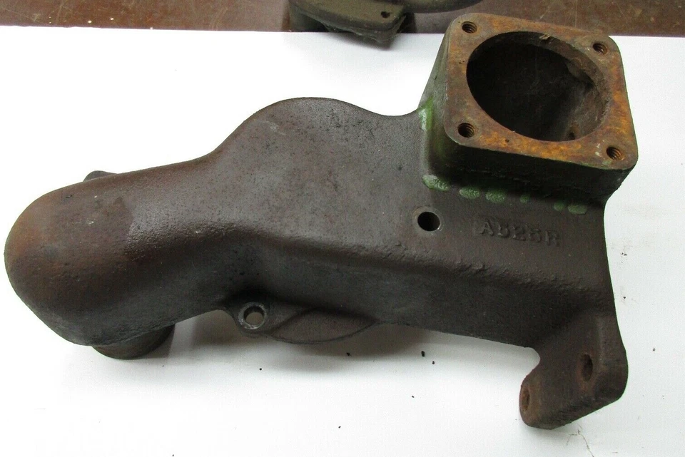 USED JOHN DEERE A TRACTOR VORTEX AIR CLEANER MANIFOLD ADAPTER BRACKET A526R - Image 1 of 4