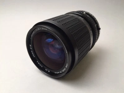 Lente SIGMA ZOOM III 1:3,5-4,5, 28-84 mm hecha en Japón Foto 1 de 4
