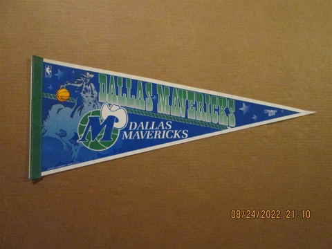 NBA Dallas Mavericks Vintage 1990's Rider on a Horse Team Logo Pennant Cover