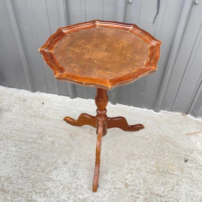 Mesa auxiliar de madera de caoba Chippendale de colección soporte para plantas corteza pastel tapa de cuero Foto 1 de 4