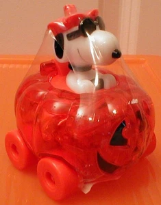 Snoopy Peanuts Halloween Orange Pumpkin Car Plastic Toy Candy Holder - Picture 1 of 1