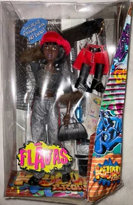 Muñeca Mattel Flavas Kiyoni Marrón Hip Hop Conjunto Urbano Bling Accesorios 2003 LRS - Imagen 1 de 11