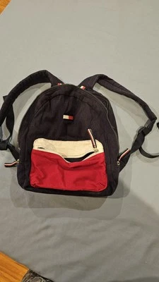 Mochila pequeña  Foto 1 de 4