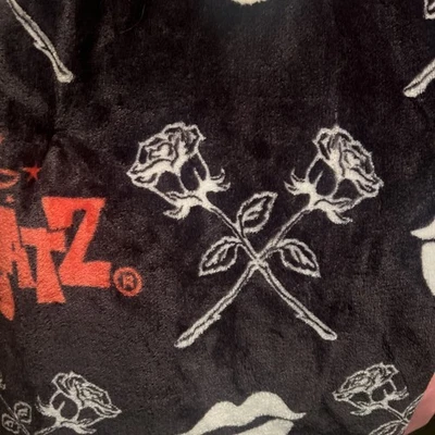 Manta de felpa Bratz Throw nueva con etiquetas - Diseño de labios y rosas Y2K difícil de encontrar 50x70 👄 ✨ Foto 1 de 4