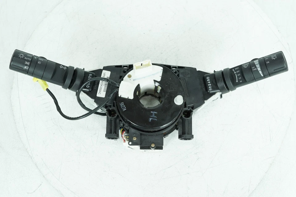 04-07 Interruptor de control combinado de limpiaparabrisas señal de giro OEM 5117 Nissan Armada SE 5117 Foto 1 de 4