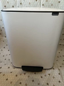Brabantia Bo Pedal Bin 2 x 30L Inner Buckets White Waste/Recycling Kit**DENTED** - Picture 1 of 24