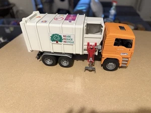 Bruder Toys 03761 1:16 Scale MAN TGA Side Loading Garbage Truck - Picture 1 of 8