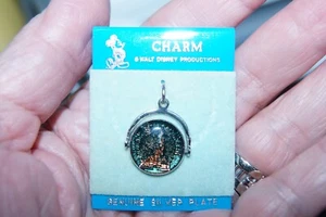 VINTAGE WALT DISNEY WORLD MAGIC KINGDOM SPINNER CHARM NEU SILBER PLATTE - Bild 1 von 4