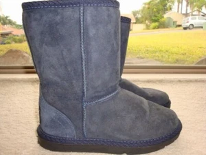 Ugg Boots Women, Sheep Skin, Size 5 US, Navy Blue, New Without Box, Immaculate - Picture 1 of 5