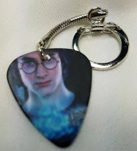 Harry Potter Guitar Pick Keychain - Picture 1 of 2