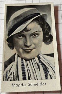 Film Star MAGDA SCHNEIDER | Portrait Photo - Trading Card #3193