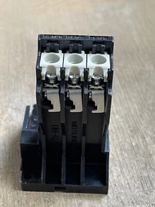 MITSUBISHI UN-HZ12 MOUNTING BRACKET FOR OVERLOAD RELAYS M4X35X55 - Picture 1 of 4