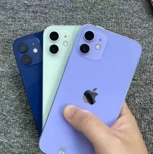 Apple iPhone 13 128GB 256GB Sieć Odblokowany Bardzo dobry stan - Zdjęcie 1 z 16