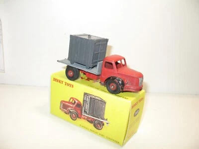 Dinky Toys, Camion Berliet Altopiano Container, Serie Originale (Non Atlas) - Immagine 1 di 3