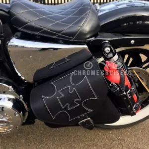 SAC SELLE SIMPLE HARLEY DAVIDSON SPORTSTER XL883 CUIR NOIR CÔTÉ GAUCHE CROIX - Photo 1 sur 7