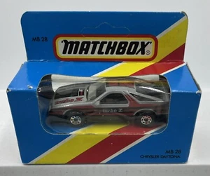 CAJA MATCHBOX CHRYSLER DAYTONA MB28 MB 28 1-75 1981 MACAO CAJA AZUL CLARO DE COLECCIÓN - Imagen 1 de 8