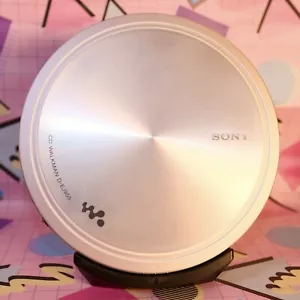 CD Sony Walkman / Discman D-Ej955 & Charging Dock, Working Order y2k Retro - Picture 1 of 7