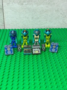 4 LEGO Classic Space Life On Marte Minifigure Marziane con Accessori - Foto 1 di 1