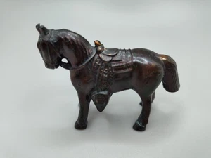 Vintage Pferd Figur Metallguss Westernsattel aus Japan 3"L x 2"H - Bild 1 von 7