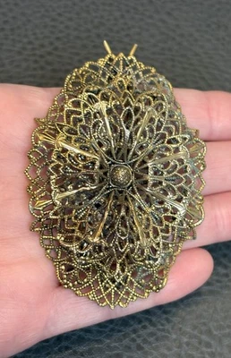 VINTAGE FILIGREE BRASS TONE METAL VICTORIAN STYLE HAIR BARRETTE ACCESSORY - Image 1 of 4