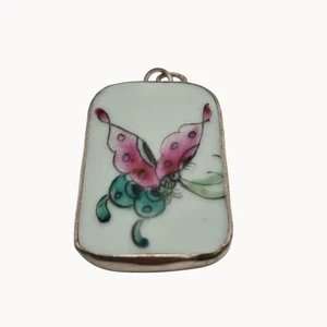 Collana farfalla ciondolo smalto bianco/ceramica dipinto a mano cornice tono oro 1,5" - Foto 1 di 3