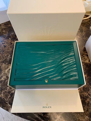 New Authentic Rolex Watch Box Green Oyster XL 39143.71 - Image 1 of 4