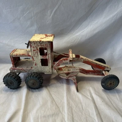 Vintage Lumar Pressed Steel red/white Road Grader Toy 1950‘s - Image 1 of 4